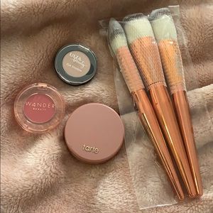 NWOT Makeup bundle💗